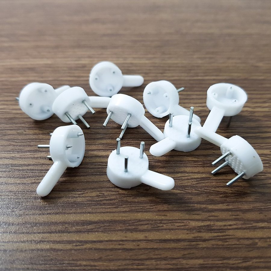 Đinh 3 chân treo ảnh không khoan tường