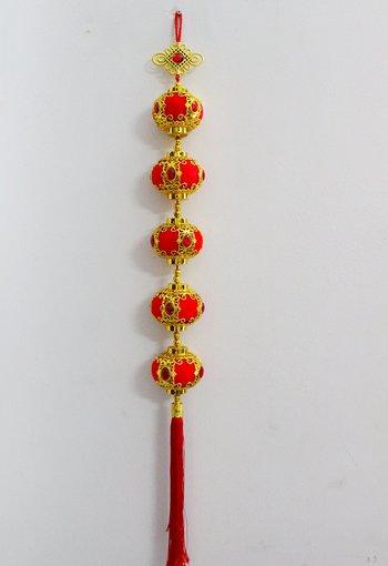 Đèn lồng đỏ đính ngọc trang trí tết