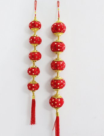 Đèn lồng đỏ đính đồng tiền vàng trang trí tết