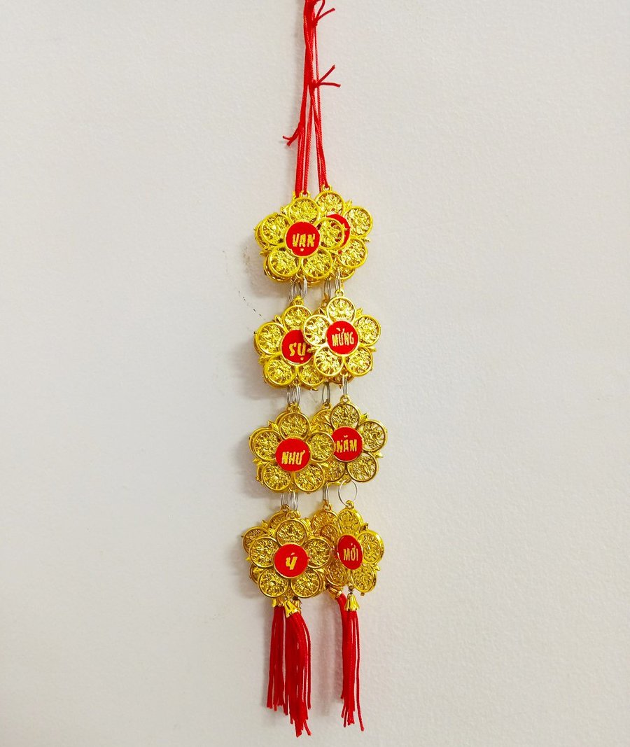 Lộc treo hoa mai vàng câu chúc trang trí tết