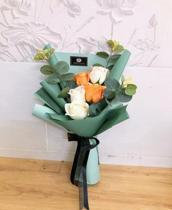 Bó hoa sáp thơm 5 bông 2 màu kèm thiệp xinh - H094