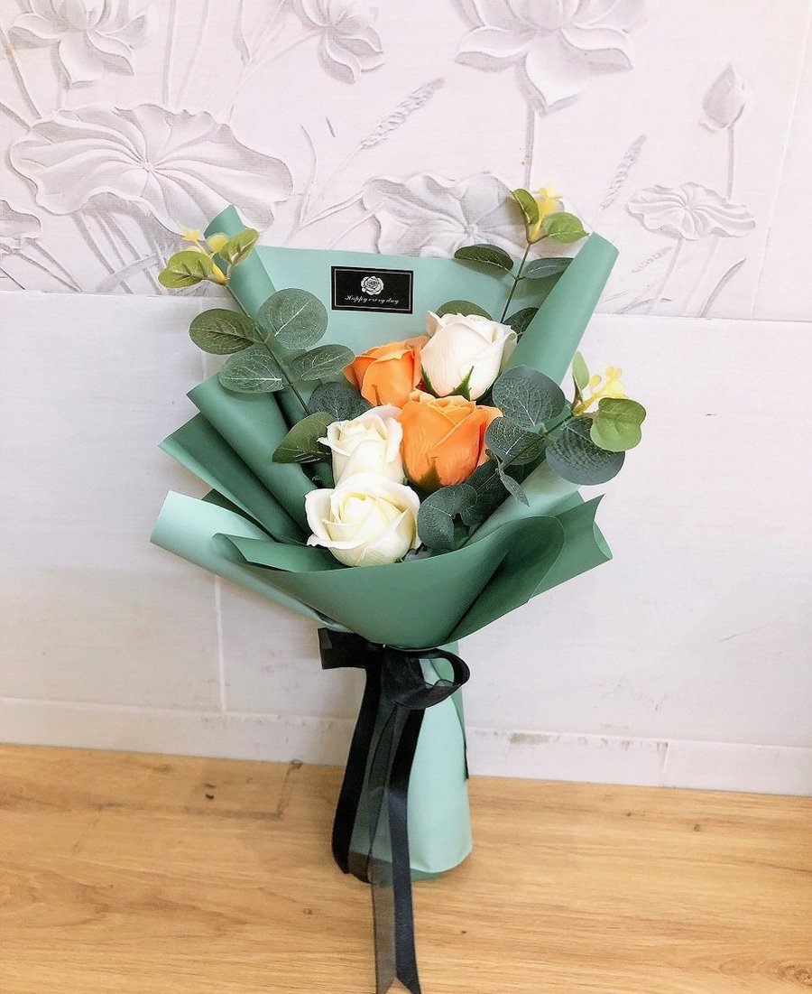 Bó hoa sáp thơm 5 bông 2 màu kèm thiệp xinh - H094