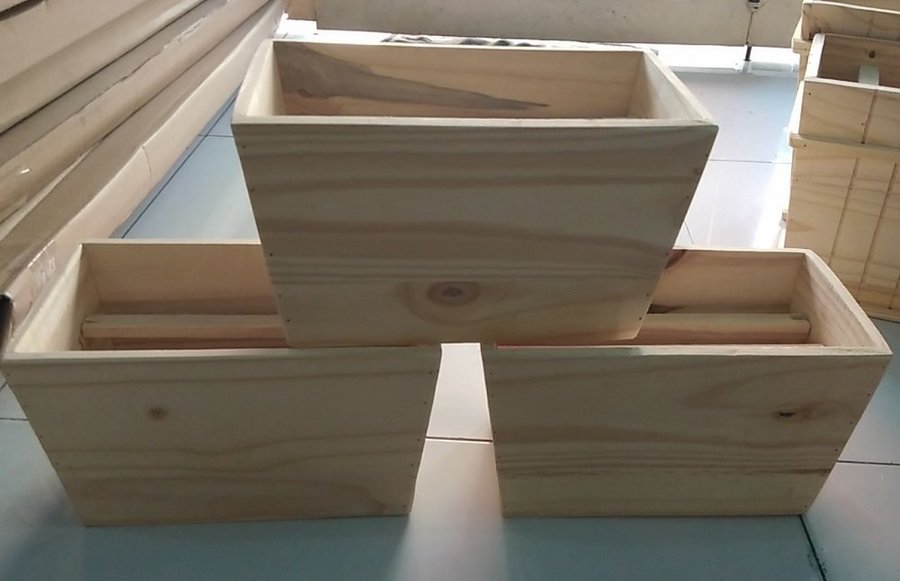 Hộp gỗ cắm hoa hình thang chữ nhật