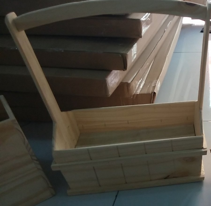 Hộp gỗ cắm hoa sáp có quai xách