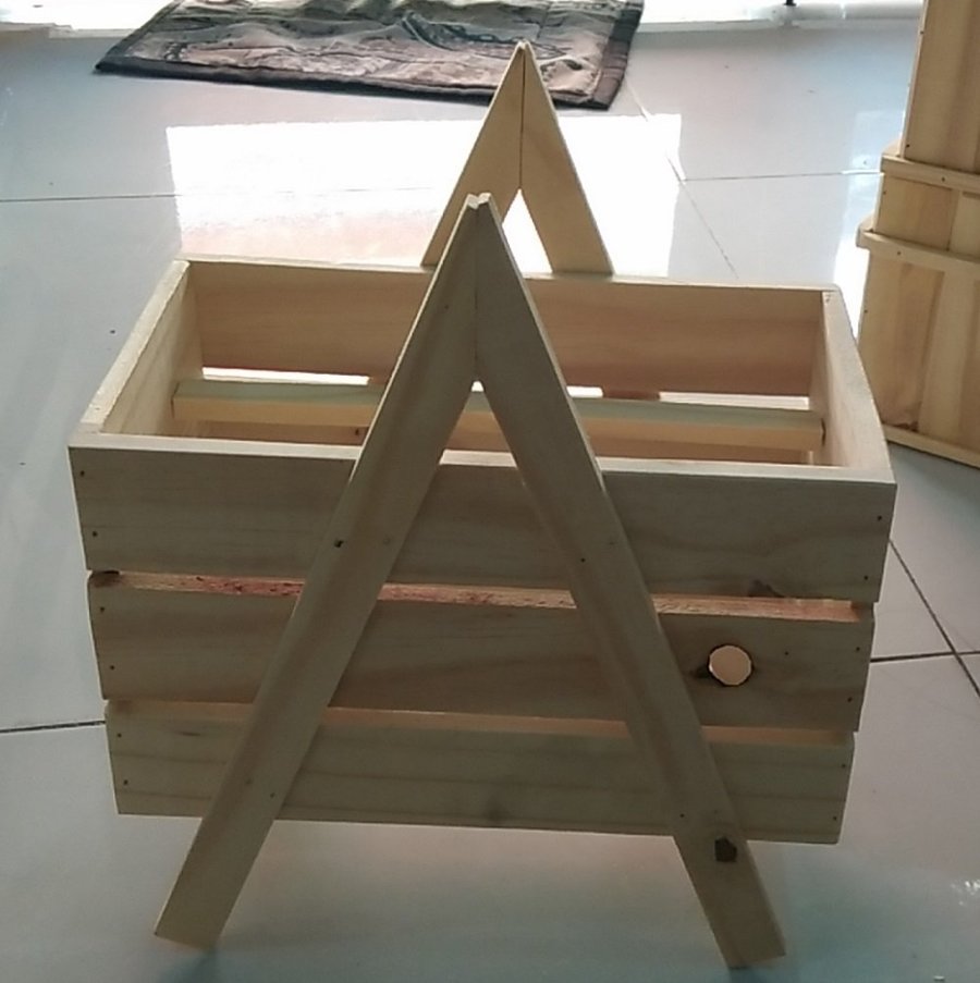 Hộp gỗ cắm hoa sáp dạng xích đu