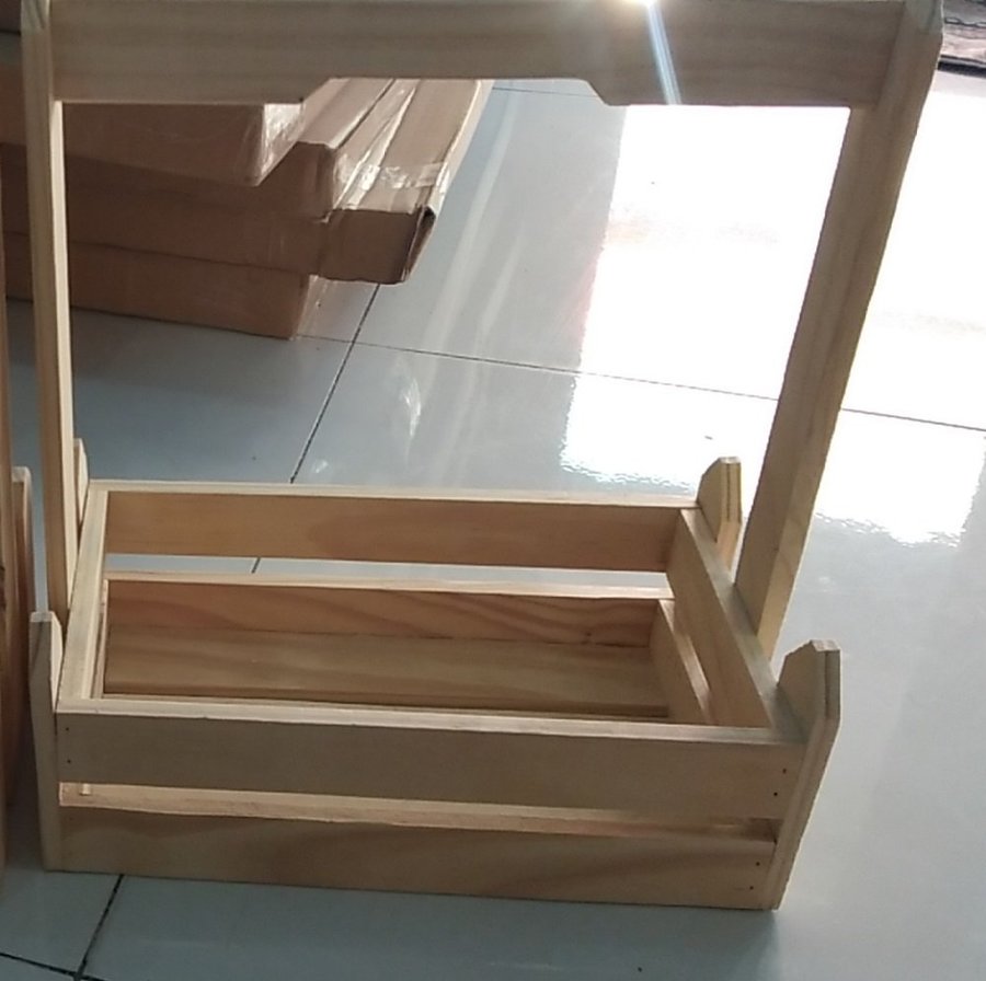 Hộp cắm hoa gỗ hình giỏ quà