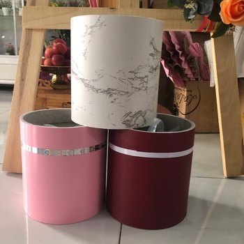 Hộp cắm hoa nhiều màu