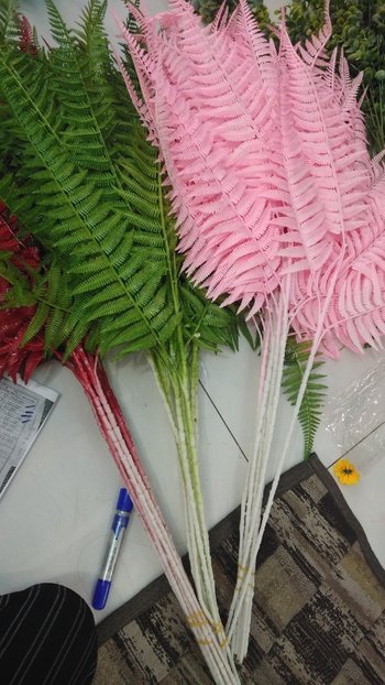 Cành dương xỉ giả trang trí