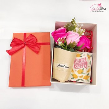 Set Hộp Quà Tặng Bó Hoa Ý Nghĩa Kèm Thiệp