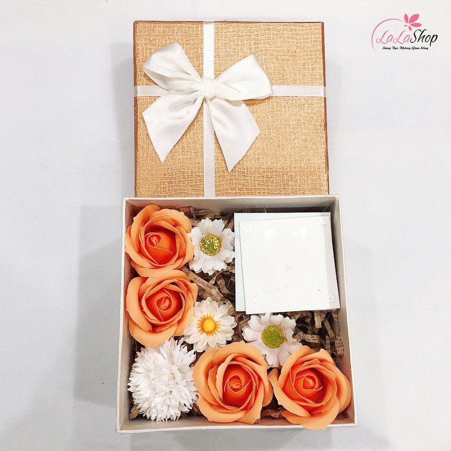 Set Hộp Quà Tặng Trao Lời Yêu Thương Kèm Hoa