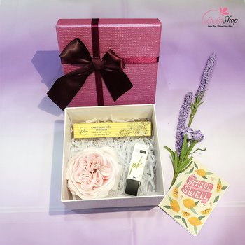 Set Hộp Quà Tặng Tuổi Trẻ Bất Tận Kèm Mỹ Phẩm( Gồm Kem Trang Điểm Và Son Nước )