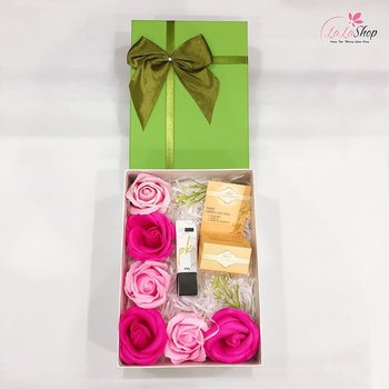 Set Hộp Quà Tặng Da Xinh Trẻ Đẹp Kèm Mỹ Phẩm ( Gồm Phấn Chống Lão Hóa Và Son Nước )