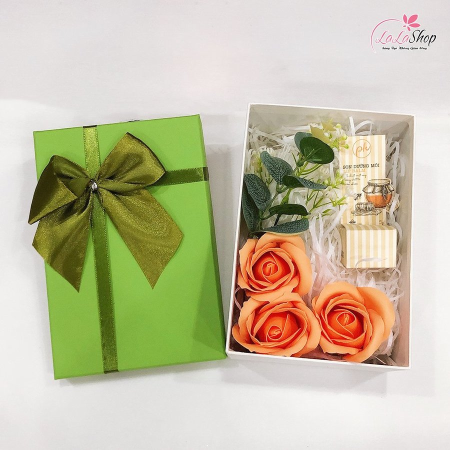 Set Hộp Quà Tặng Môi Xinh Kèm Mỹ Phẩm ( Gồm Son Dưỡng Môi )