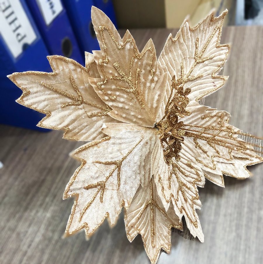 Bông hoa trạng nguyên vàng phủ kim tuyến