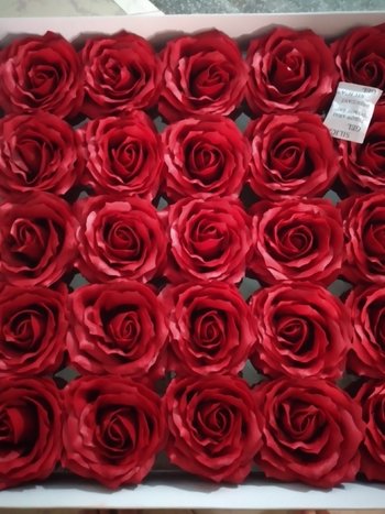 Hộp 25 đầu hoa sáp 7 lớp màu đỏ đậm