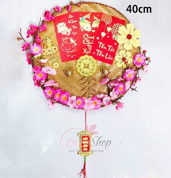 Mẹt tết mai vàng pháo vàng và bao lì xì đỏ