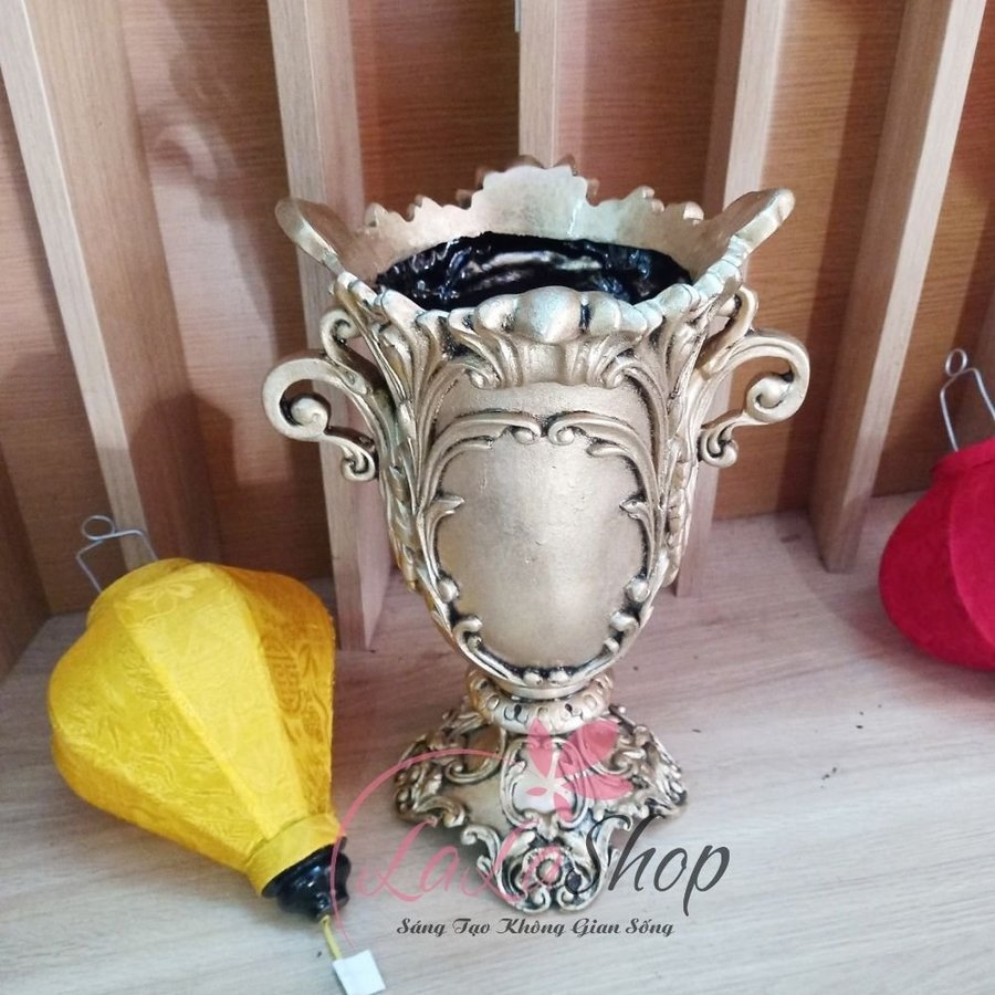 Bình hoa composite hoa văn cổ điển cao 34cm