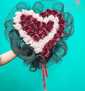 Bó 45 hoa hồng sáp trái tim tình yêu rực rỡ