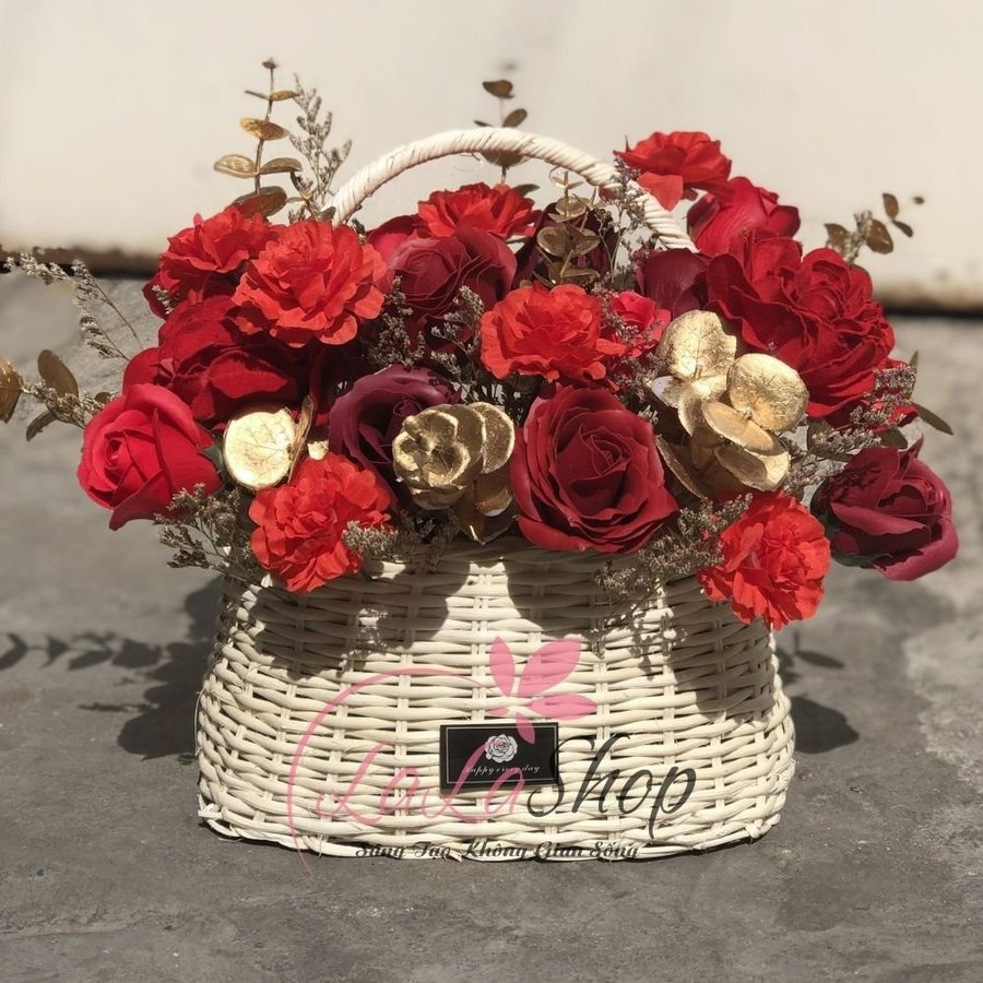 Giỏ hoa sáp thơm để bàn trang trí làm quà tặng yêu thương