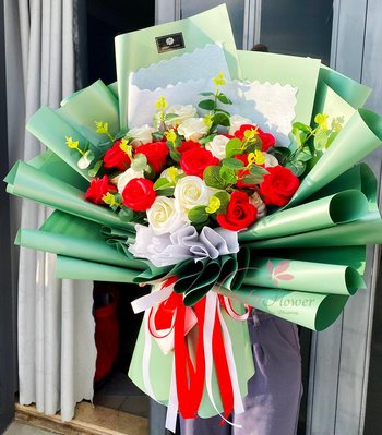 Bó 35 bông hoa hồng sáp thơm