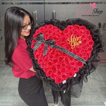 Bó hoa hồng sáp thơm đỏ trái tim kèm dây đèn