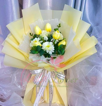 Bó hoa tulip cao su khoe sắc rực rỡ