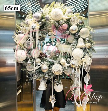 Vòng Nguyệt Quế Phủ Tuyết 65cm Tuần Lộc Trắng kèm đèn LED Trang Trí Noel