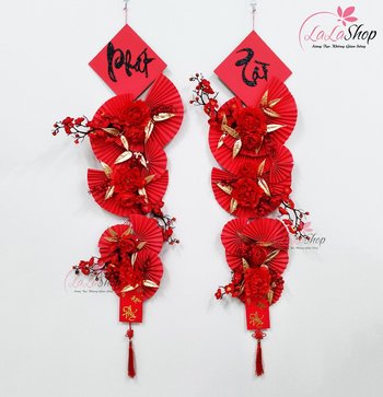 Liễn quạt đỏ chữ Xuân dài 1m3 đón vận may mắn treo cửa trang trí tết