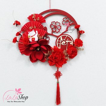 Vòng Tết 45cm Hoa Mẫu Đơn Kèm Mèo Thần Tài Treo Cửa