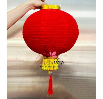 Đèn lồng vải đỏ tua rua vàng trang trí tết