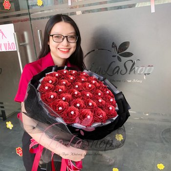 Bó 35 bông hoa kim tuyến đính ngọc trai