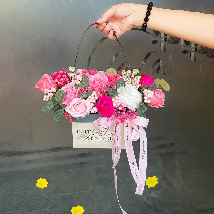 GIỎ HOA MẪU ĐƠN HỒNG PASTEL