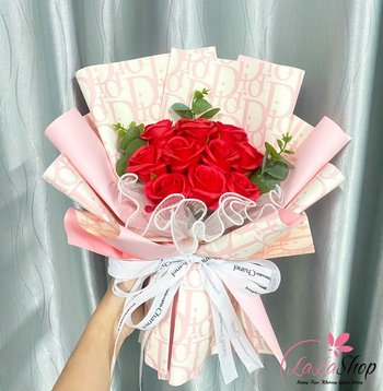 Bó 10 bông hoa sáp sắc đỏ rực rỡ