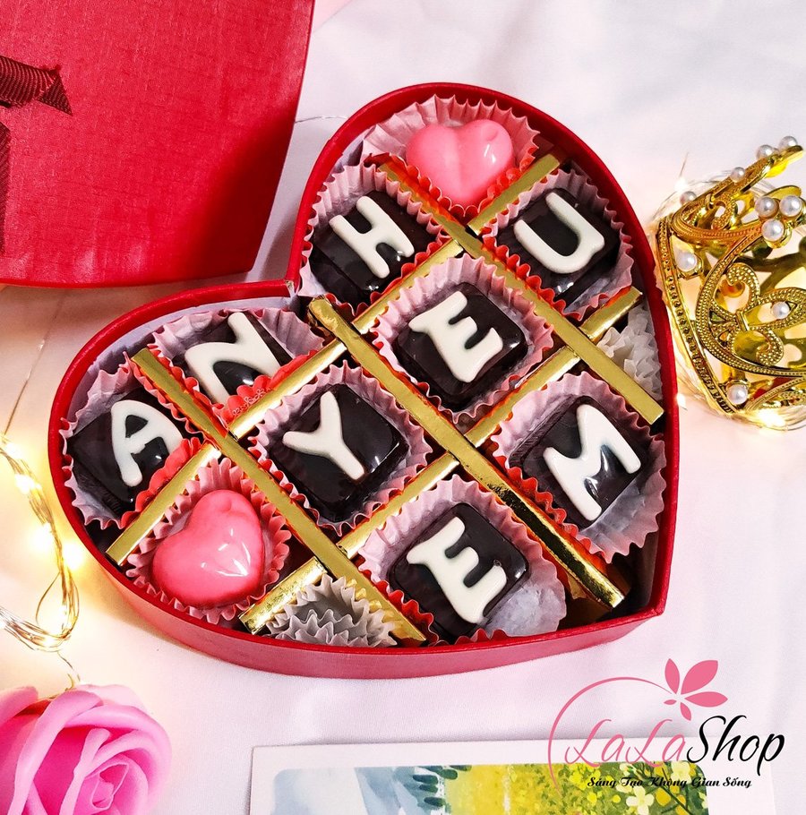 Hộp 10 viên socola ngọt ngào mẫu 6