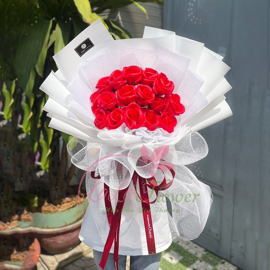 Bó 15 bông hoa sáp sắc đỏ rực rỡ