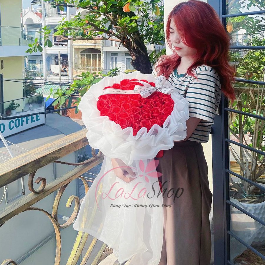 Bó Hoa Sáp Đỏ Voan Tròn Cao Cấp