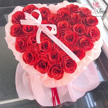 Bó 29 Bông Hoa Kim Tuyến Hình Trái Tim Sắc Đỏ Rực Rỡ