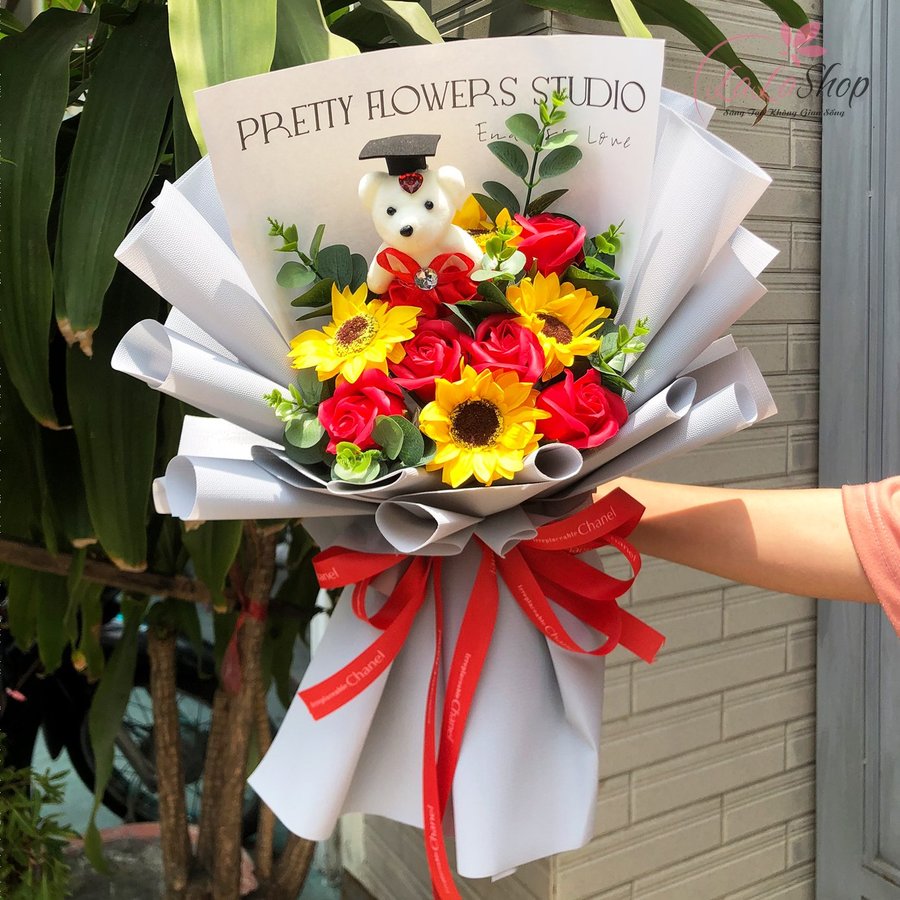 Bó hoa hướng dương mix hoa hồng sáp thơm quà tặng lễ tốt nghiệp mẫu 2