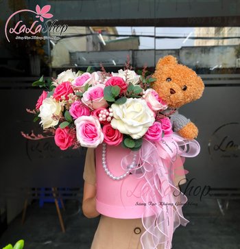Hộp Hoa Gấu Tốt Nghiệp Sắc Hồng Để Bàn