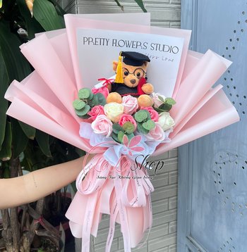 Bó hoa hồng sáp thơm 10 bông lễ tốt nghiệp kèm gấu
