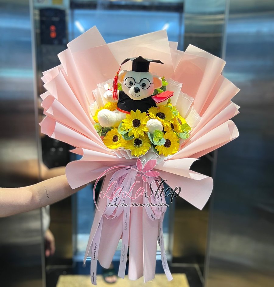 Bó hoa hướng dương sáp thơm tặng tốt nghiệp kèm gấu mẫu 818