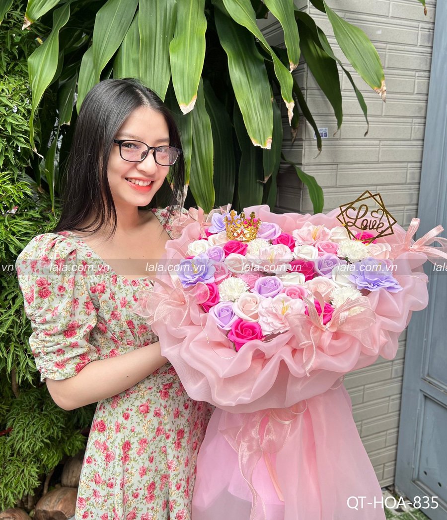 Bó hoa sáp thơm cốt voan trái tim sắc hồng mẫu mới 835