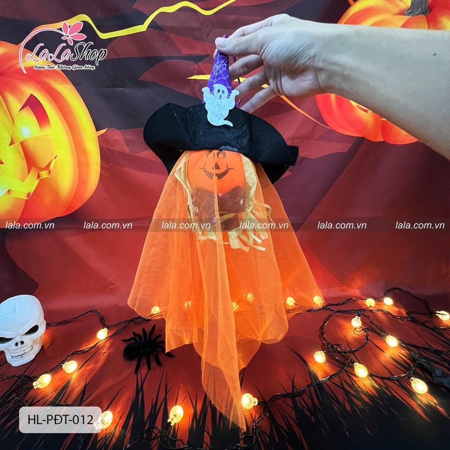 Đồ treo trang trí Halloween Phù Thủy Bí Ngô