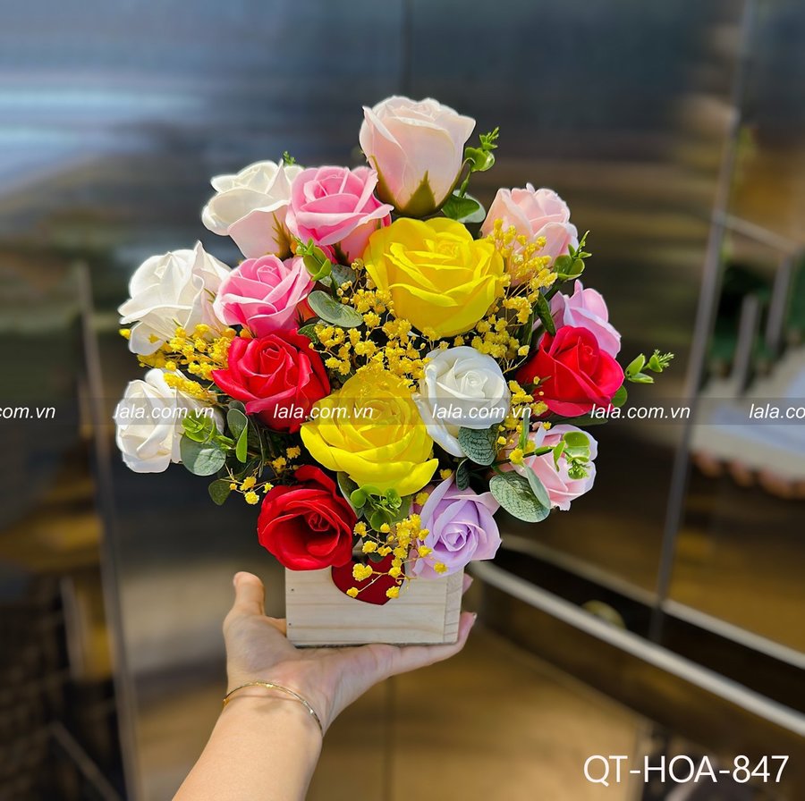 Giỏ hoa sáp để bàn sắc vàng quà tặng người thương mẫu 847