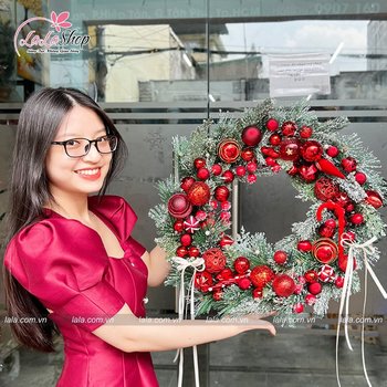 Vòng nguyệt quế 60cm treo cửa sắc đỏ cao cấp kèm đèn LED trang trí giáng sinh mẫu 208