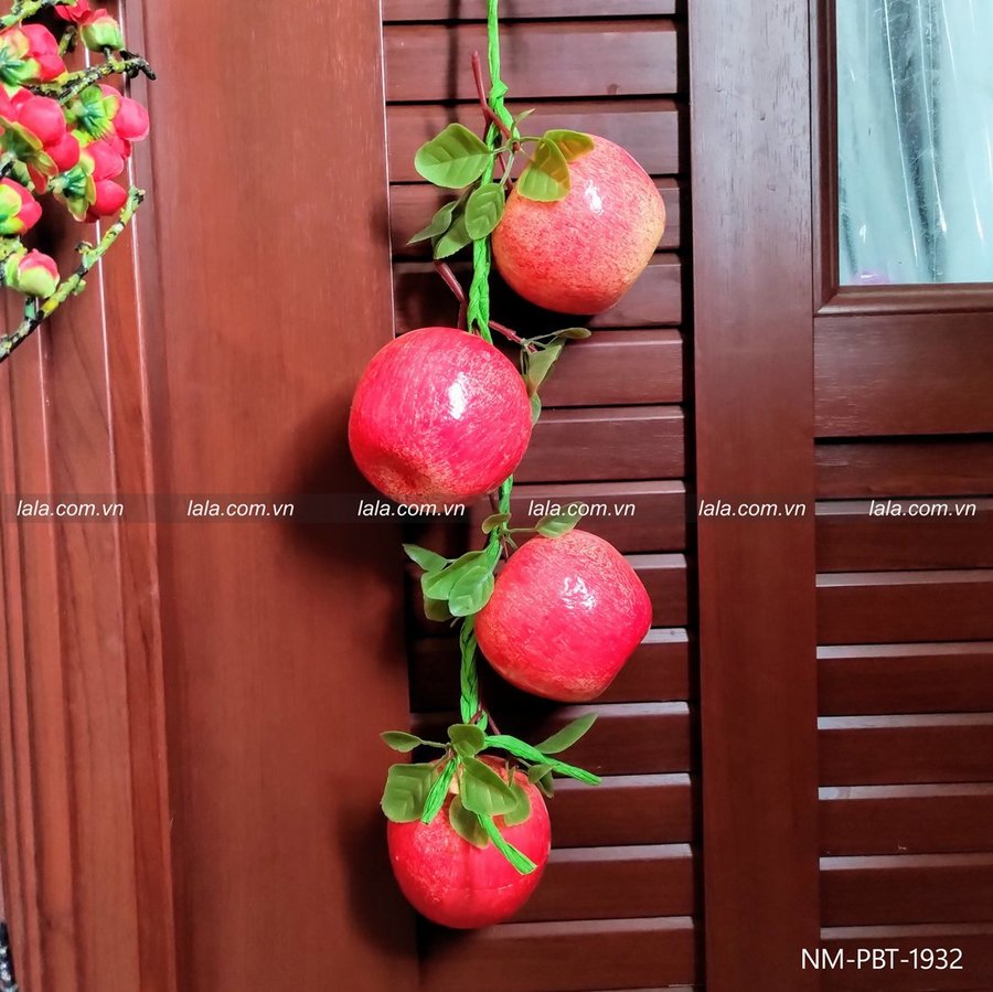 Dây quả táo giả trang trí
