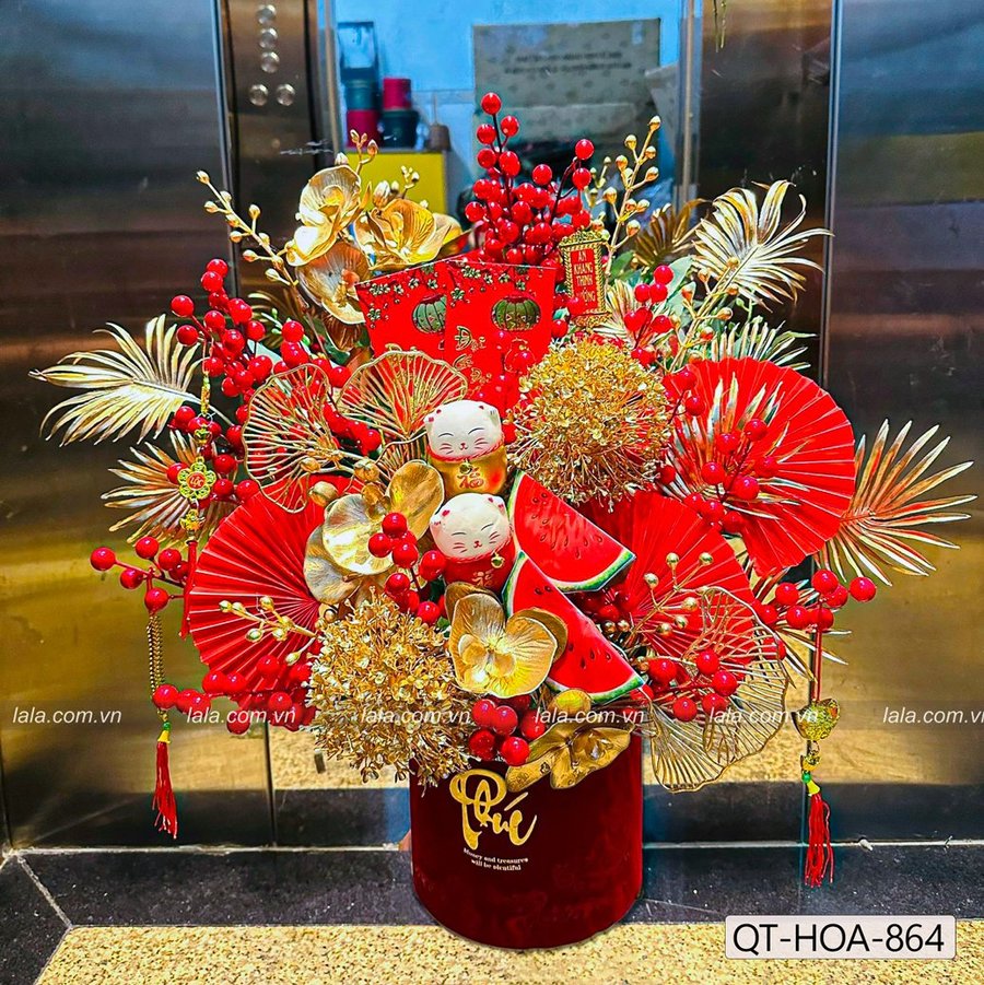 Chậu hoa đào đông đỏ để bàn chữ Phúc trang trí tết đón vận tài lộc