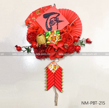 Mẹt tre quạt đỏ bánh chưng đuôi pháo trang trí tết