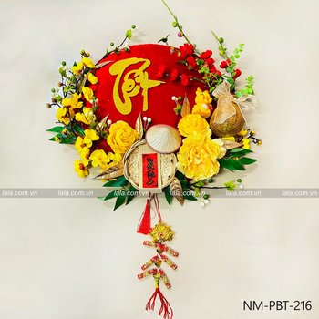 Mẹt tre vải đỏ chữ tết vàng nón lá trang trí tết vạn sự như ý