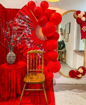 Tiểu Cảnh Quạt Tre Trang Trí Tết Và Lồng Đèn Đỏ
